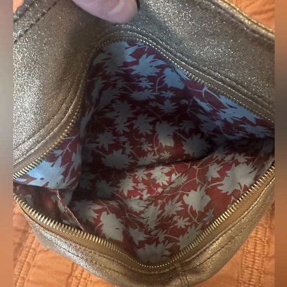 EUC Hobo Purse - Picture 3 of 5
